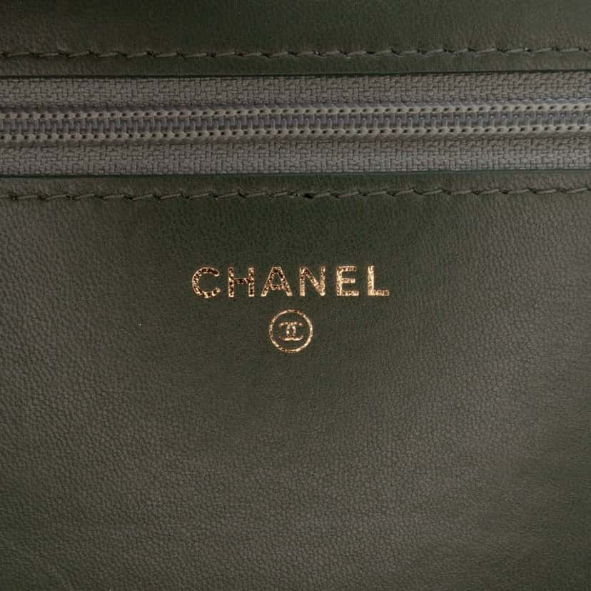 Chanel Chevron Quilted Crumpled Calfskin Boy Wallet On Chain Green Leather Good condition - Box View