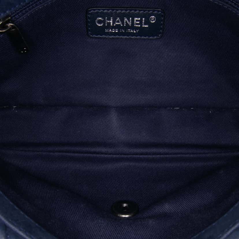Chanel Large Calfskin New Bubble Flap Blue Leather Good condition - Model View