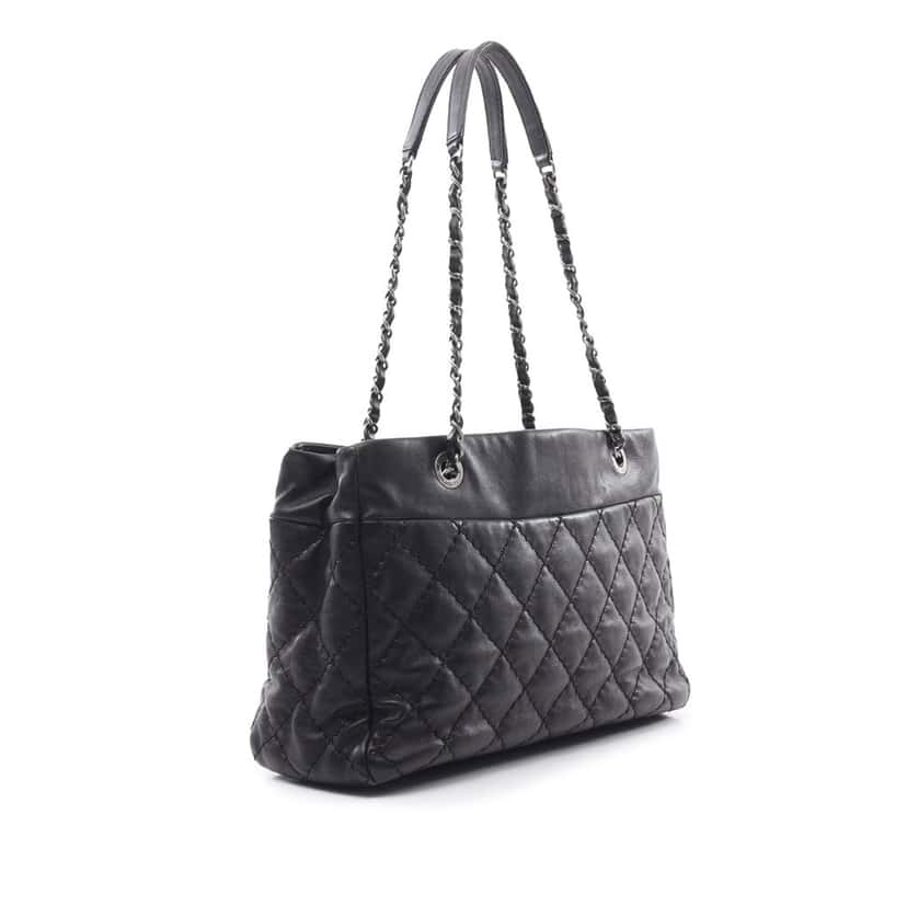 Chanel Medium CC Quilted Calfskin Stitch It Tote Black Leather Good condition - Back View