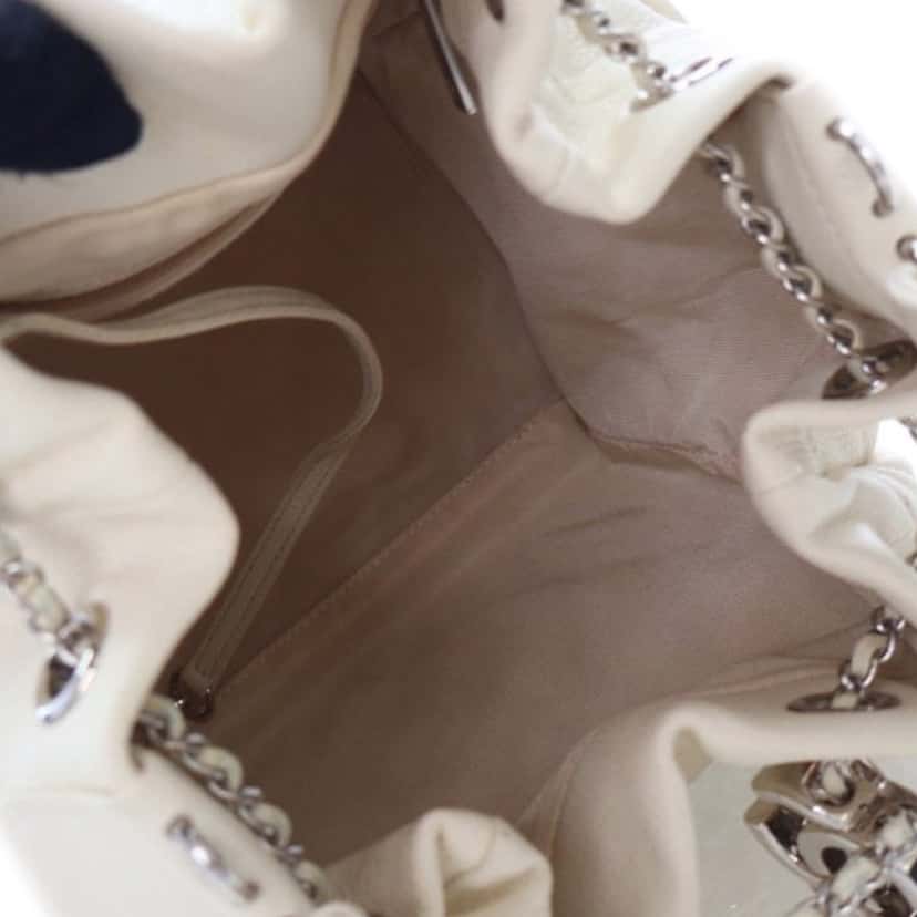 Chanel Small Quilted Caviar Flat Drawstring Chain Bucket Bag White Leather Good condition - Model View