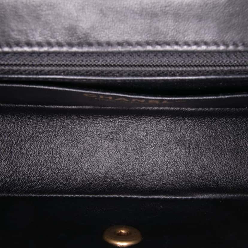 Chanel Mini Rectangular Classic Chevron Lambskin Single Flap Black Leather Good condition - Model View