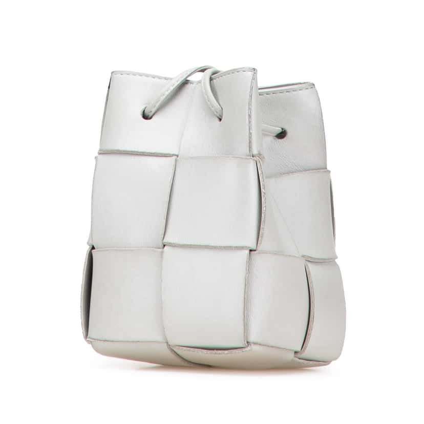 Bottega Veneta Mini Nappa Intrecciato Cassette Bucket White Leather Good condition - Back View