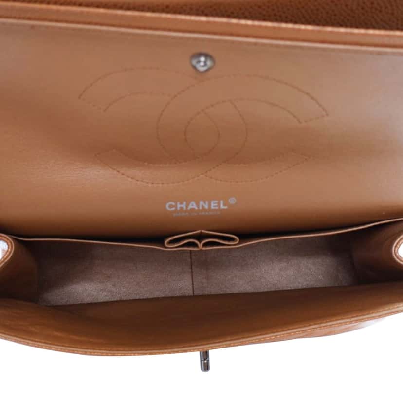 Chanel Jumbo Classic Iridescent Caviar Double Flap Brown Leather Good condition - Model View