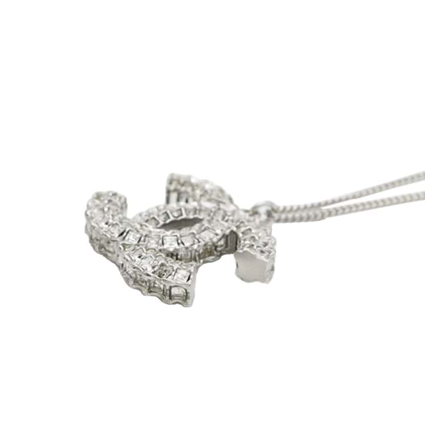 Chanel CC Silver Plated Rhinestones Pendant Necklace Silver Silver Good condition - Model View