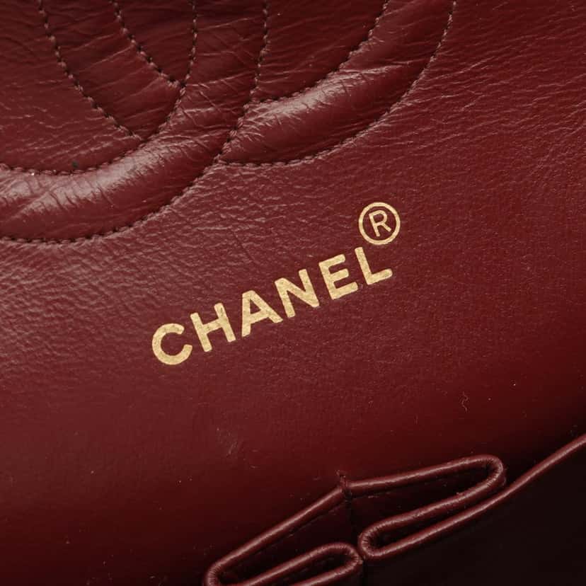 Chanel Medium Classic Lambskin Double Flap Black Leather Good condition - Model View