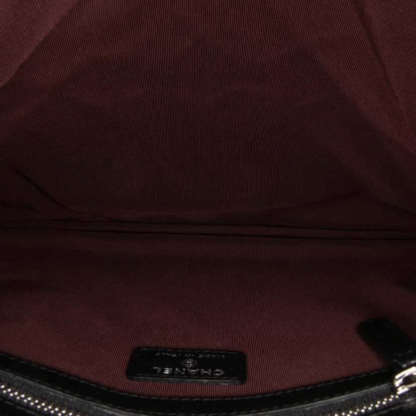 Chanel Medium Quilted Caviar O Case Clutch Black Leather Good condition - Model View