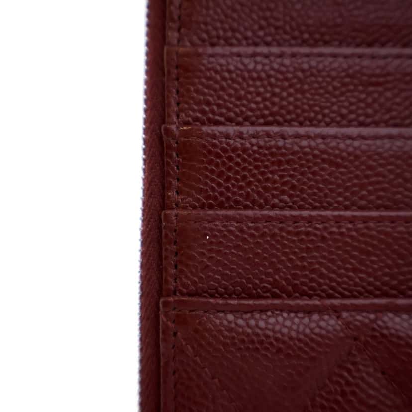 Chanel CC Quilted Caviar Flat Phone Case Wallet Pouch Red Leather Good condition - Model View