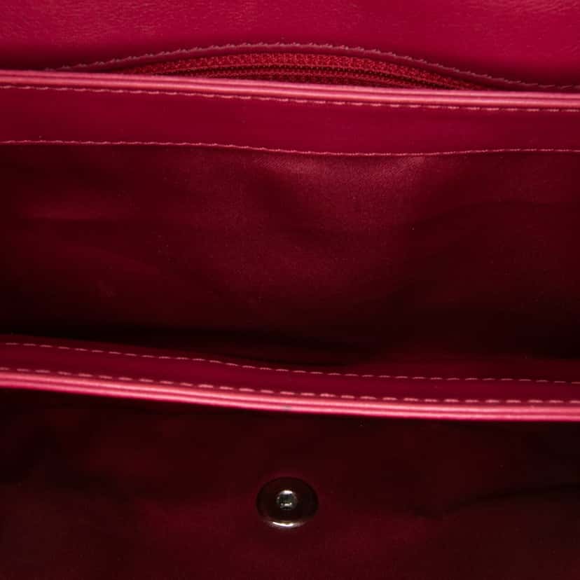Chanel Medium Stitched Calfskin Citizen Flap Red Leather Good condition - Model View