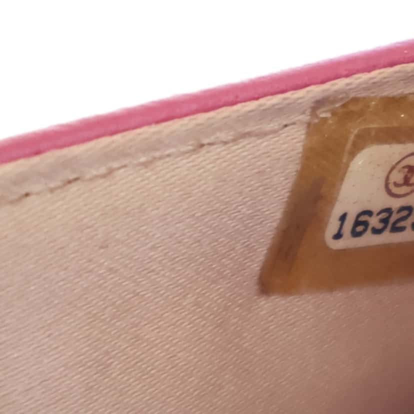 Chanel Embossed Lambskin Camellia Wallet On Chain Pink Leather Good condition - Box View