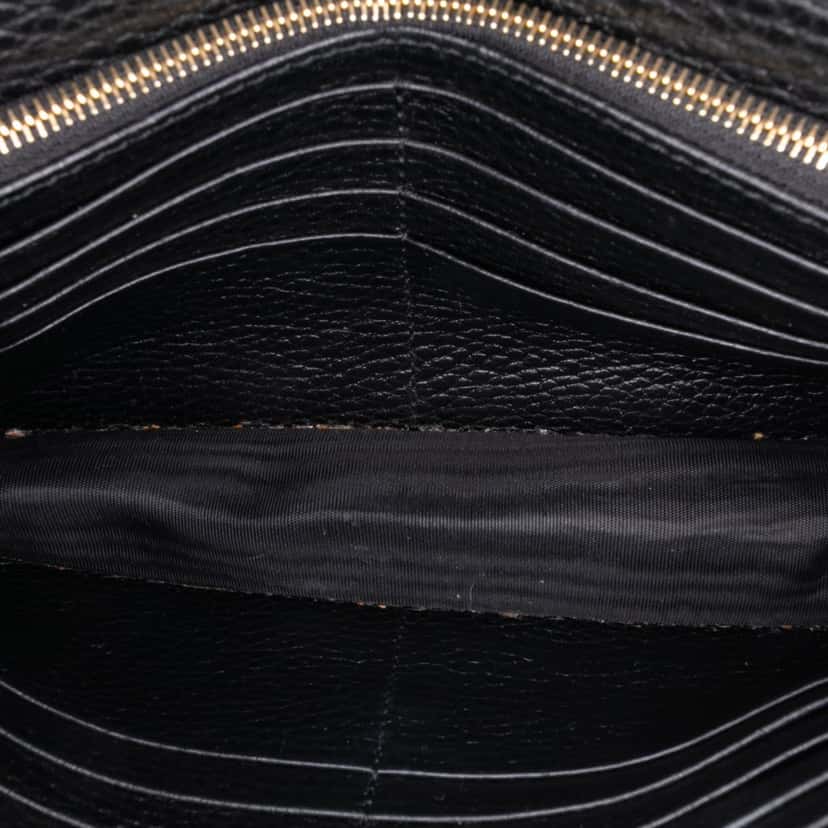 Gucci Leather Interlocking G Dollar Wallet on Chain Black Leather Good condition - Model View