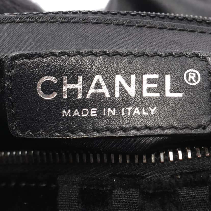 Chanel CC Check Embossed Velvet Belted Side Shoulder Bag Black Velvet Good condition - Model View