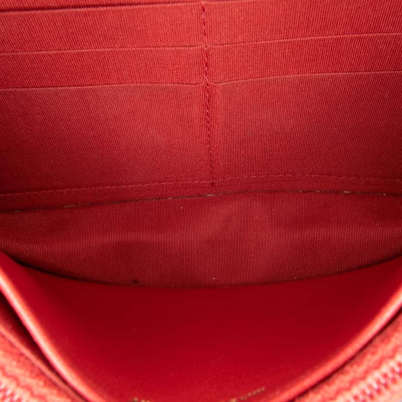 Chanel Quilted Lambskin 19 Wallet on Chain Red Leather Good condition - Model View