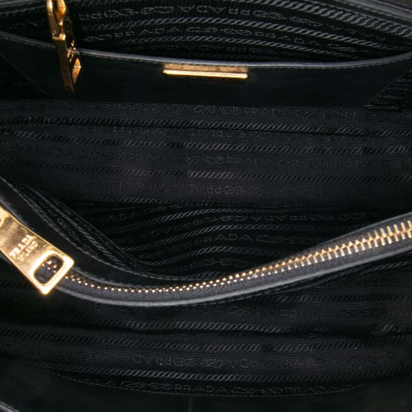 Prada Medium Saffiano Lux Promenade Satchel Black Leather Good condition - Model View
