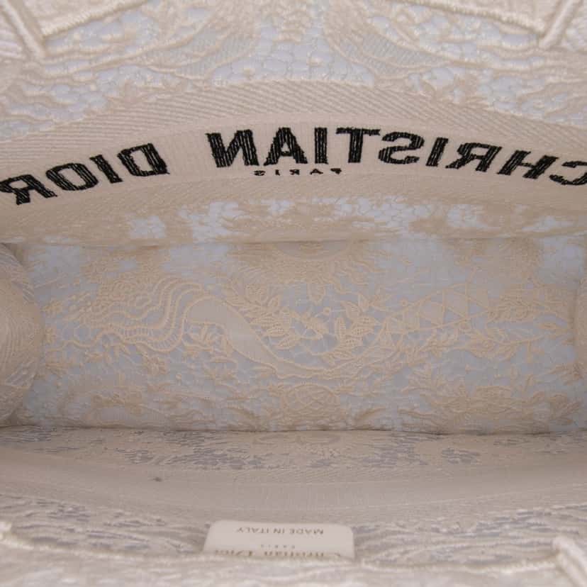 Dior Medium Canvas D Lace Sun Embroidery Book Tote White Canvas Good condition - Model View