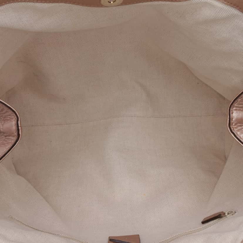 Gucci Medium Calfskin Sukey Tote Gold Leather Good condition - Model View