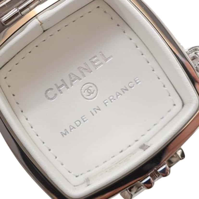 Chanel Patent Goatskin Make-Up Box Clutch With Chain White Leather Very good condition - Box View