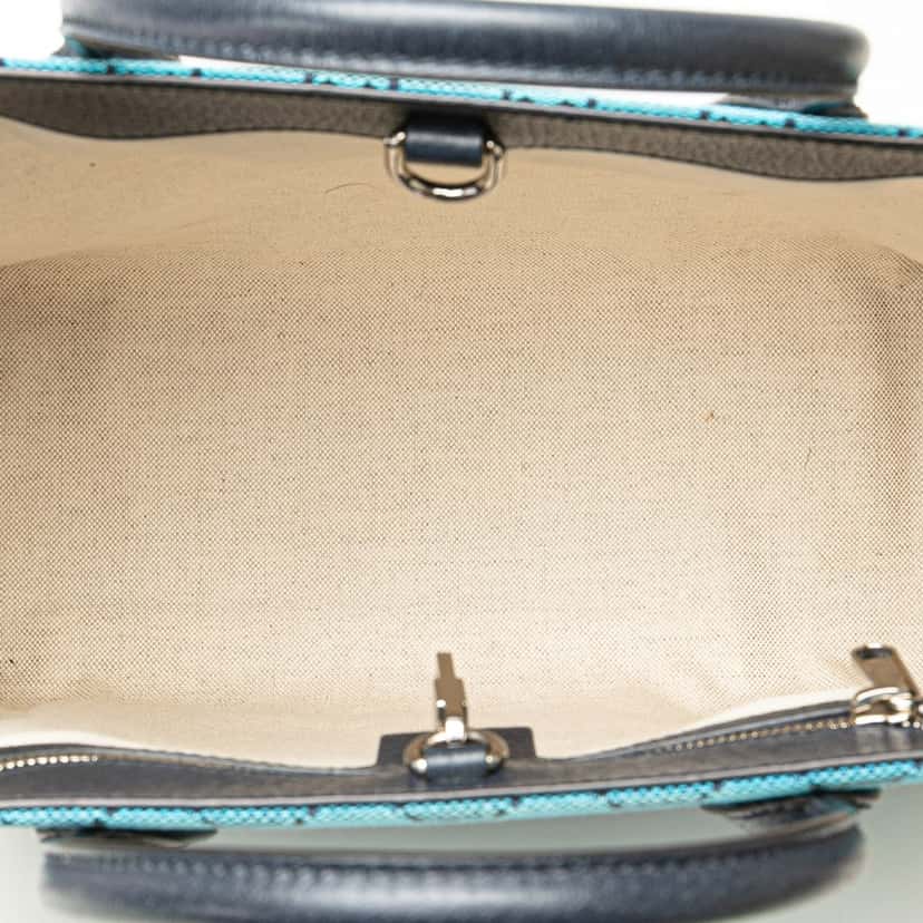 Gucci Small GG Canvas Interlocking G Tote Blue Canvas Very good condition - Model View