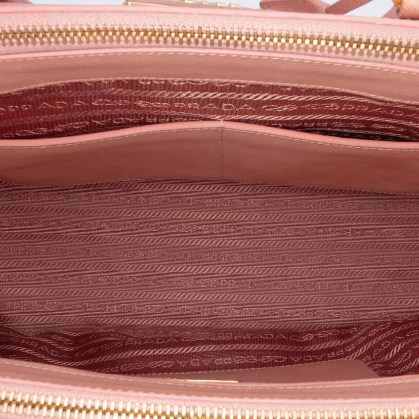 Prada Medium Saffiano Lux Galleria Double Zip Tote Pink Leather Good condition - Model View