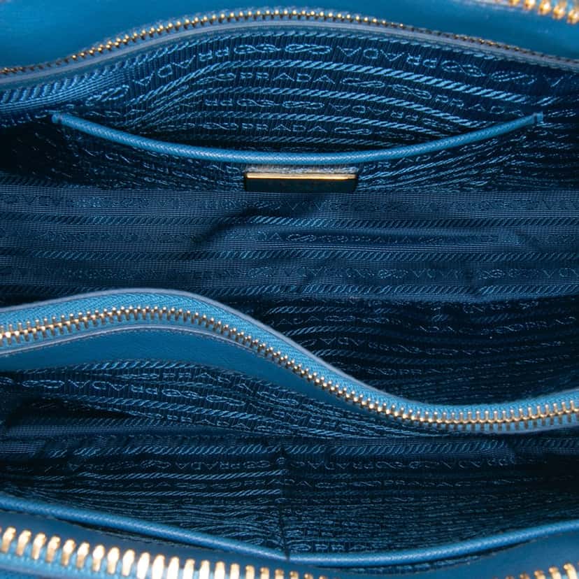 Prada Large Saffiano Lux Promenade Satchel Blue Leather Good condition - Model View
