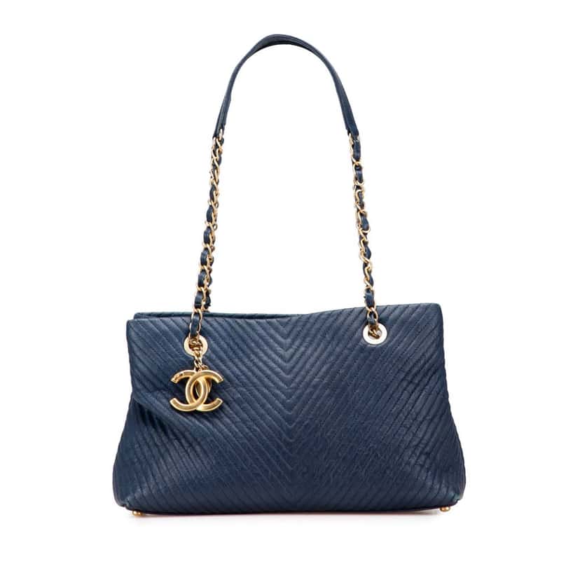 Chanel Medium Chevron Wrinkled Lambskin Medallion Charm Tote Blue Leather Good condition - Front View