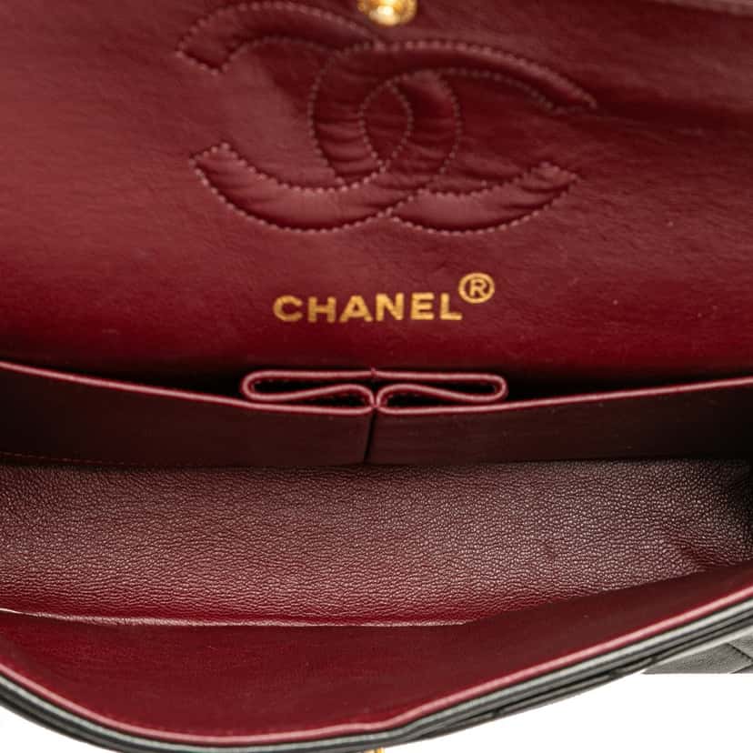 Chanel Small Classic Lambskin Double Flap Black Leather Good condition - Model View
