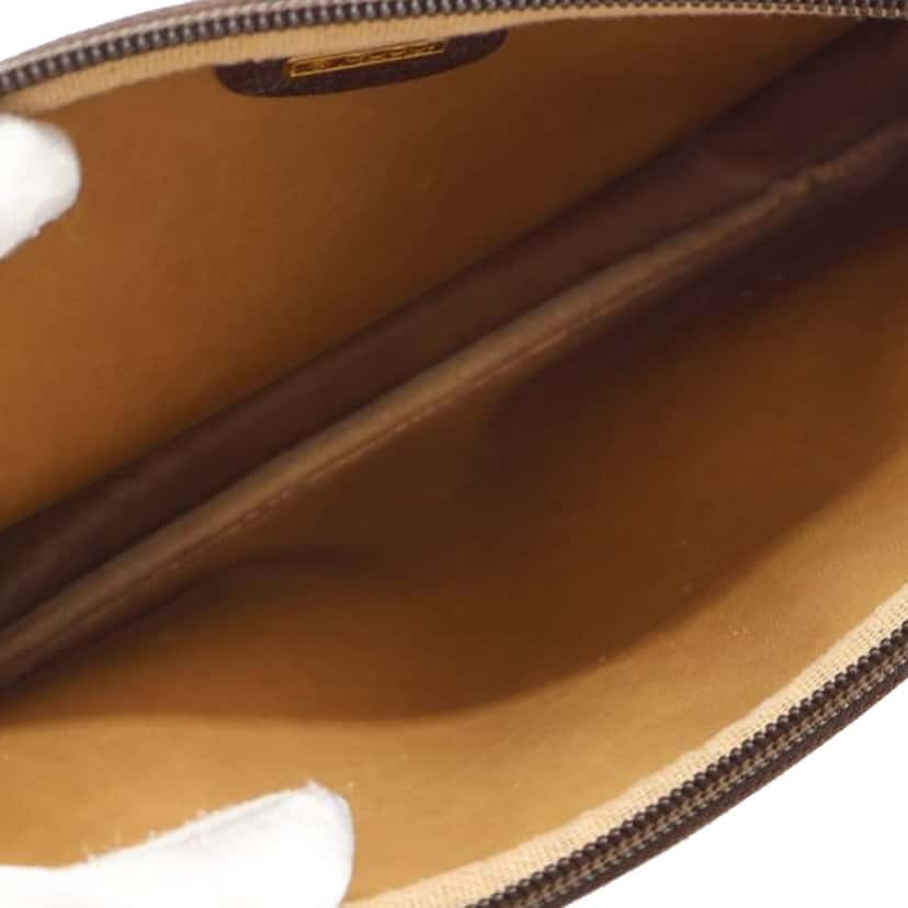 Gucci GG Supreme Crossbody Brown Canvas Good condition - Model View