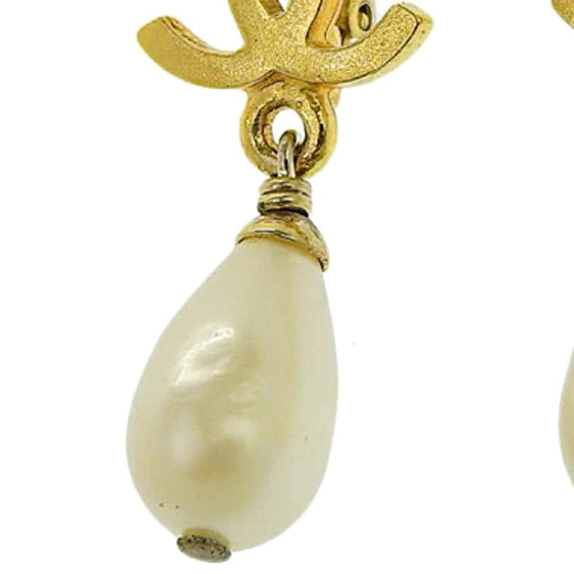 Chanel Gold Plated CC Faux Pearl Drop Clip on Earrings Gold Metal Good condition - Box View