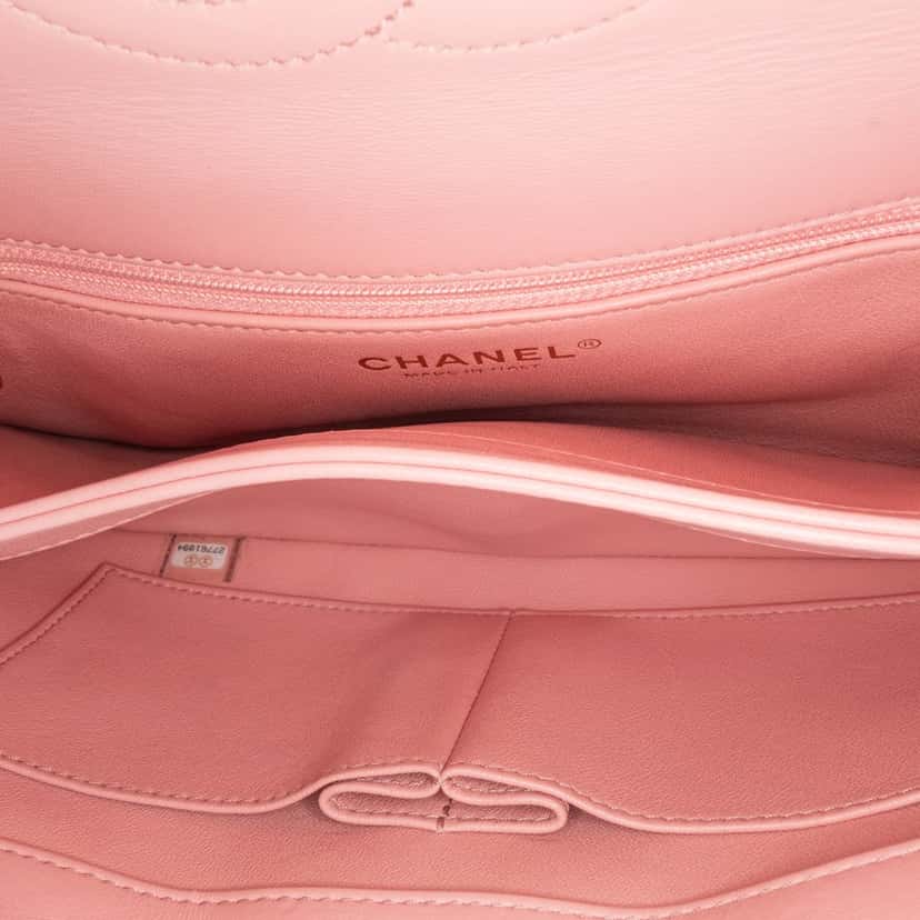 Chanel Medium Lambskin Trendy CC Flap Pink Leather Good condition - Model View