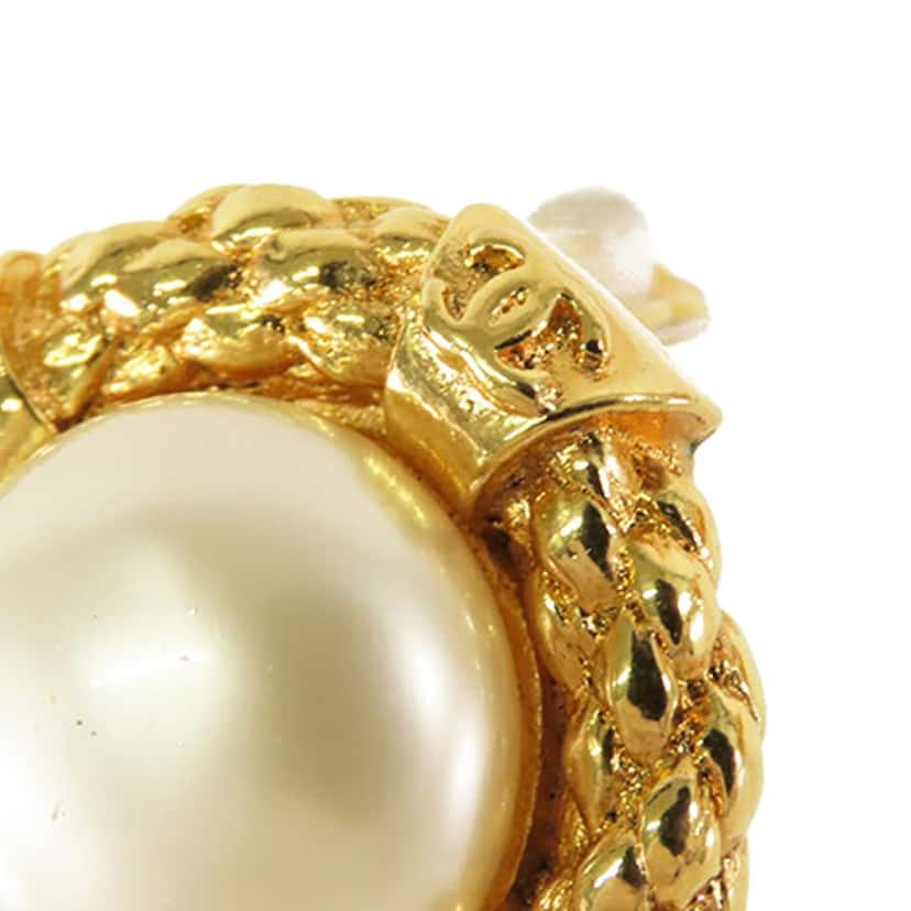 Chanel CC Gold Plated Faux Pearl Clip on Earrings Gold Metal Good condition - Box View