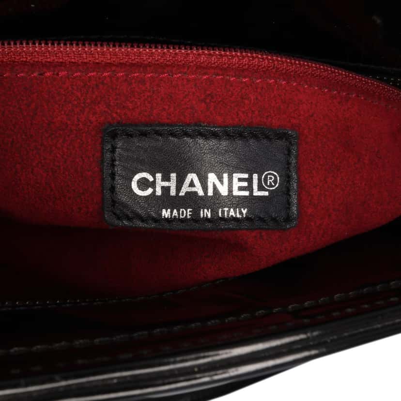 Chanel Chocolate Bar Patent Shoulder Bag Black Leather Good condition - Box View