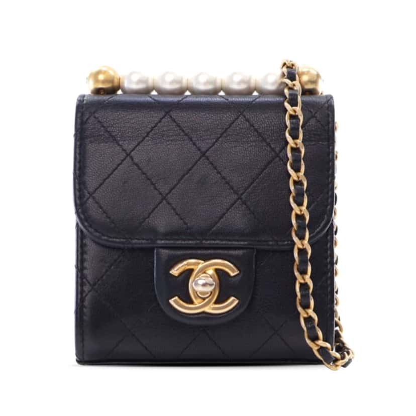 Chanel Mini Goatskin Chic Pearls Clutch On Chain Black Leather Good condition - Front View
