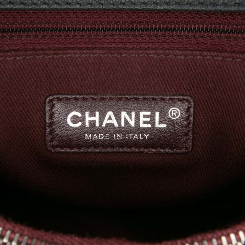 Chanel Large Quilted Caviar Coco Top Handle Bag Grey Leather Good condition - Box View