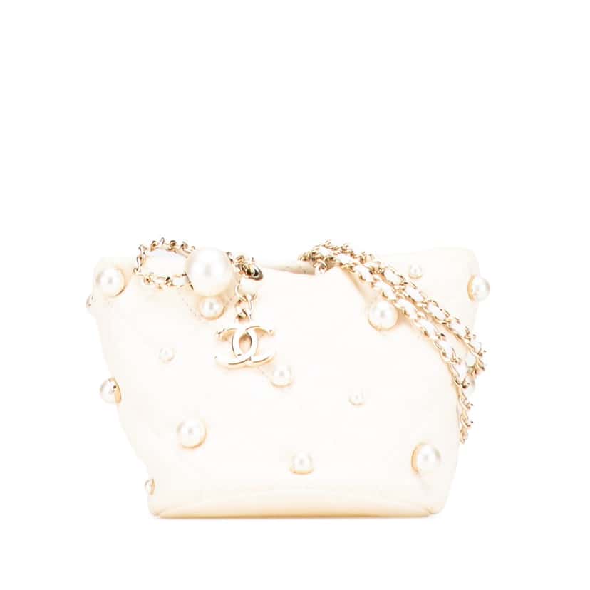 Chanel Mini Quilted Lambskin About Pearls Drawstring Bucket Bag White Leather Good condition - Front View