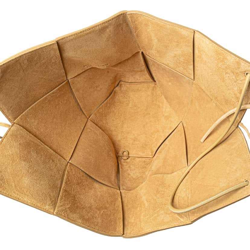 Bottega Veneta Maxi Suede Intrecciato Flower Basket Tote Brown Leather Good condition - Model View