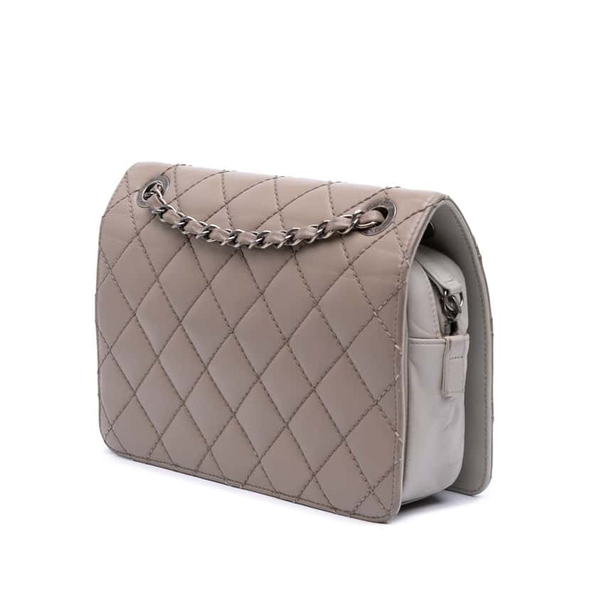 Chanel Quilted Calfskin Day Trip Flap Brown Leather Good condition - Back View