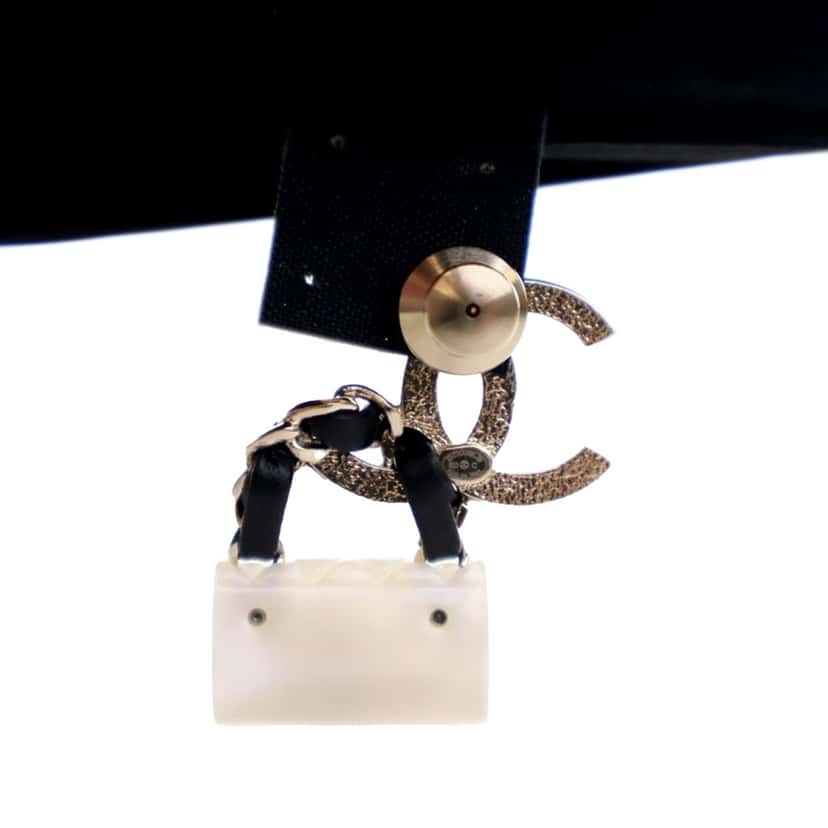 Chanel Gold Plated Enamel CC Quilted Flap Brooch Gold Metal Good condition - Box View
