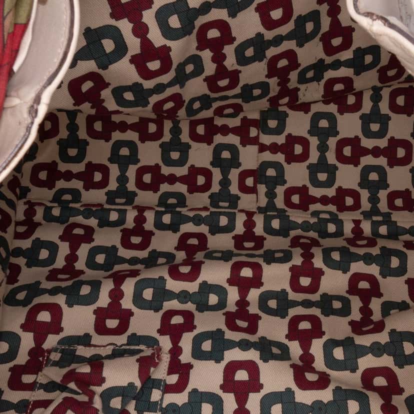 Gucci Large Guccissima Positano Scarf Tote White Leather Good condition - Model View