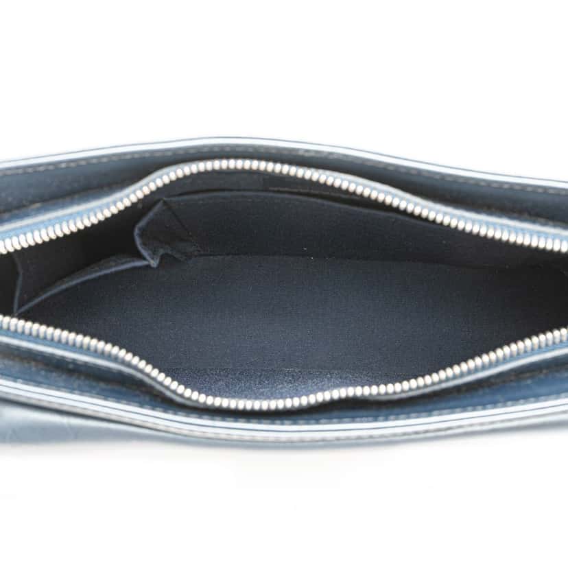 Louis Vuitton Monogram Mat Alston Grey Leather Good condition - Model View