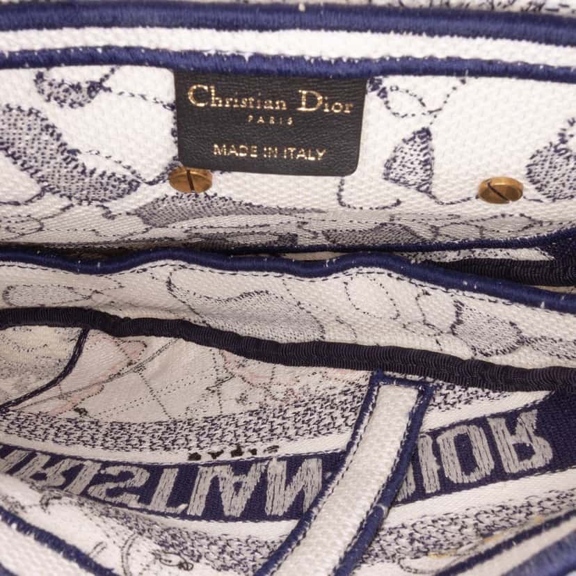 Dior Canvas Embroidered Around the World Saddle Bag Blue Canvas Good condition - Model View