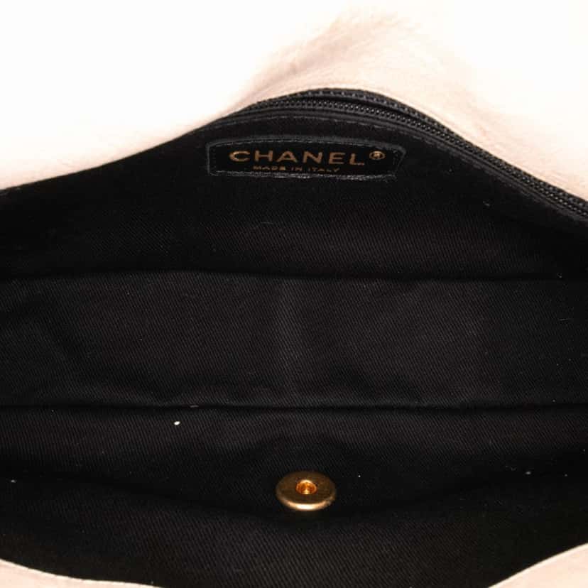 Chanel Medium Chevron Wrinkled Calfskin Medallion Charm Flap Brown Leather Good condition - Model View