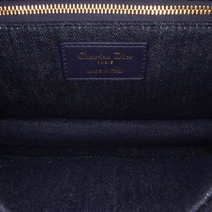 Dior Printed Denim Flowers 30 Montaigne Flap Blue Denim Good condition - Model View