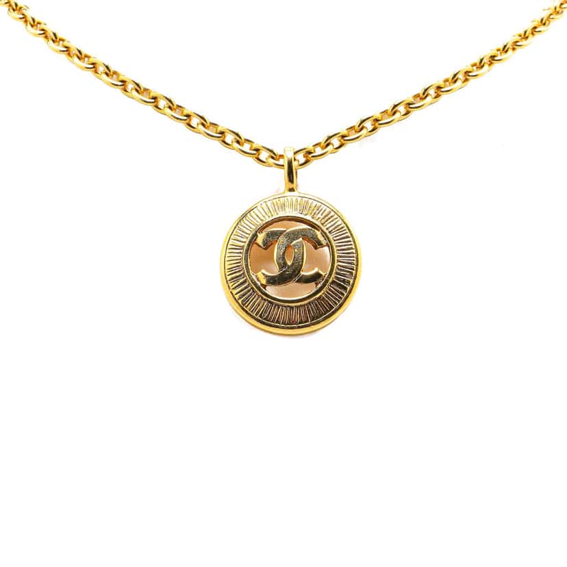 Chanel Gold Plated CC Round Pendant Necklace Gold Metal Good condition - Front View