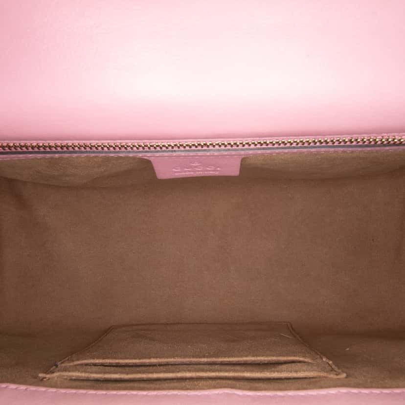 Gucci Medium Leather Padlock Shoulder Bag Pink Leather Good condition - Model View