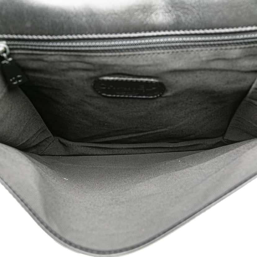 Chanel Lambskin Messenger Bag Black Leather Good condition - Model View