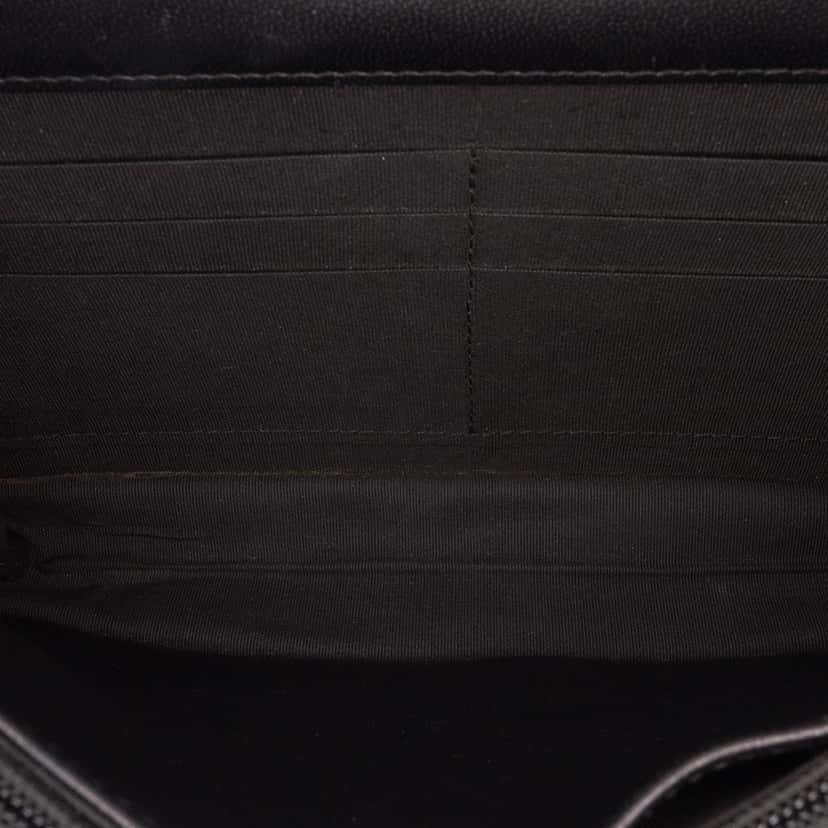 Chanel CC Embossed Calfskin Diamond Wallet On Chain Black Leather Good condition - Model View