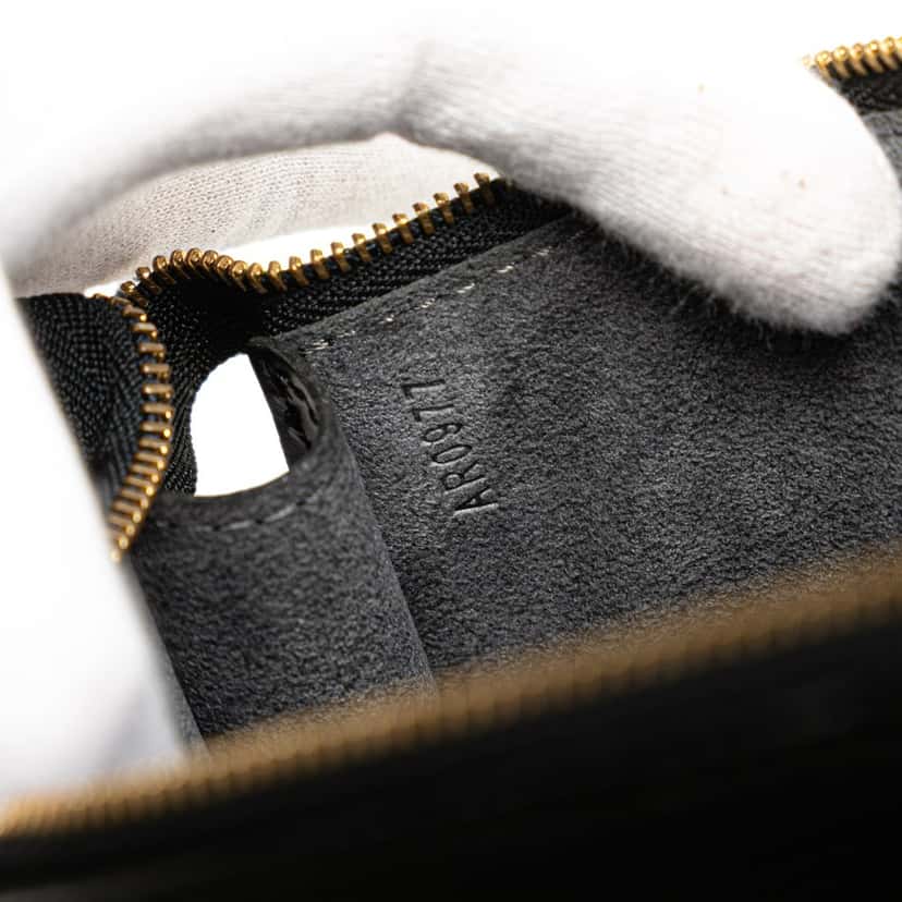Louis Vuitton Epi Pochette Accessoires Black Leather Good condition - Box View