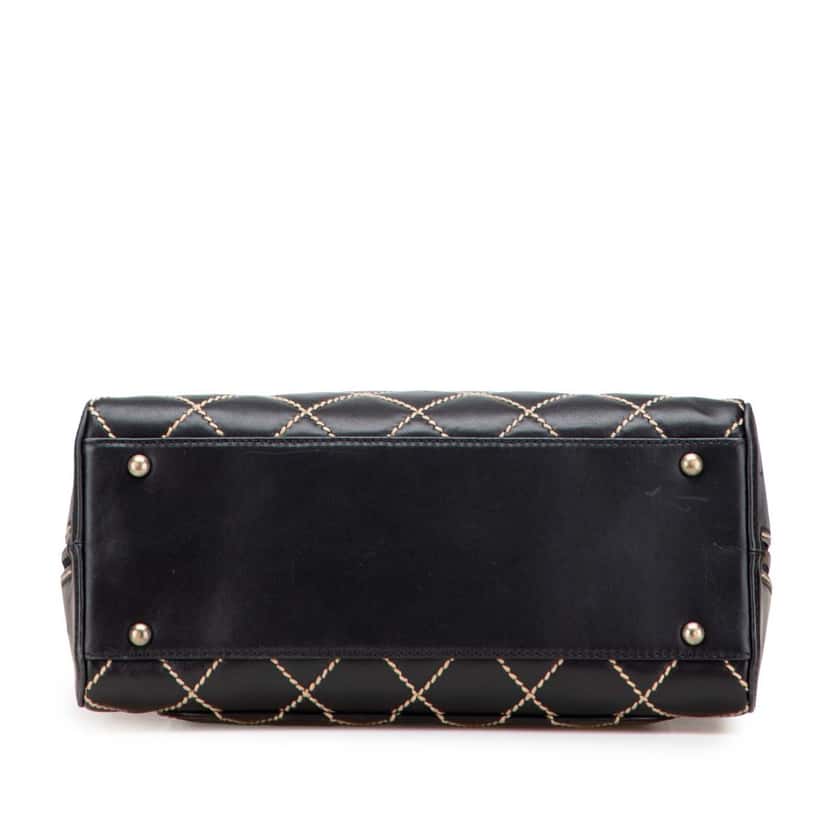 Chanel CC Lambskin Wild Stitch Handbag Black Leather Good condition - Inside View