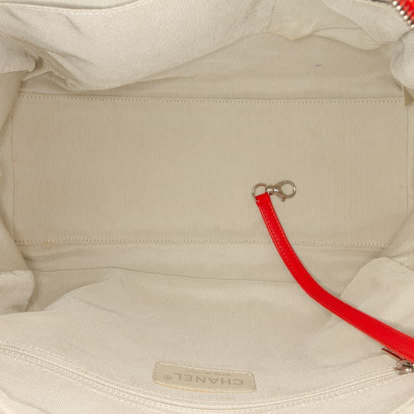Chanel Quilted Washed Lambskin Chain Around Bowler Red Leather Good condition - Model View