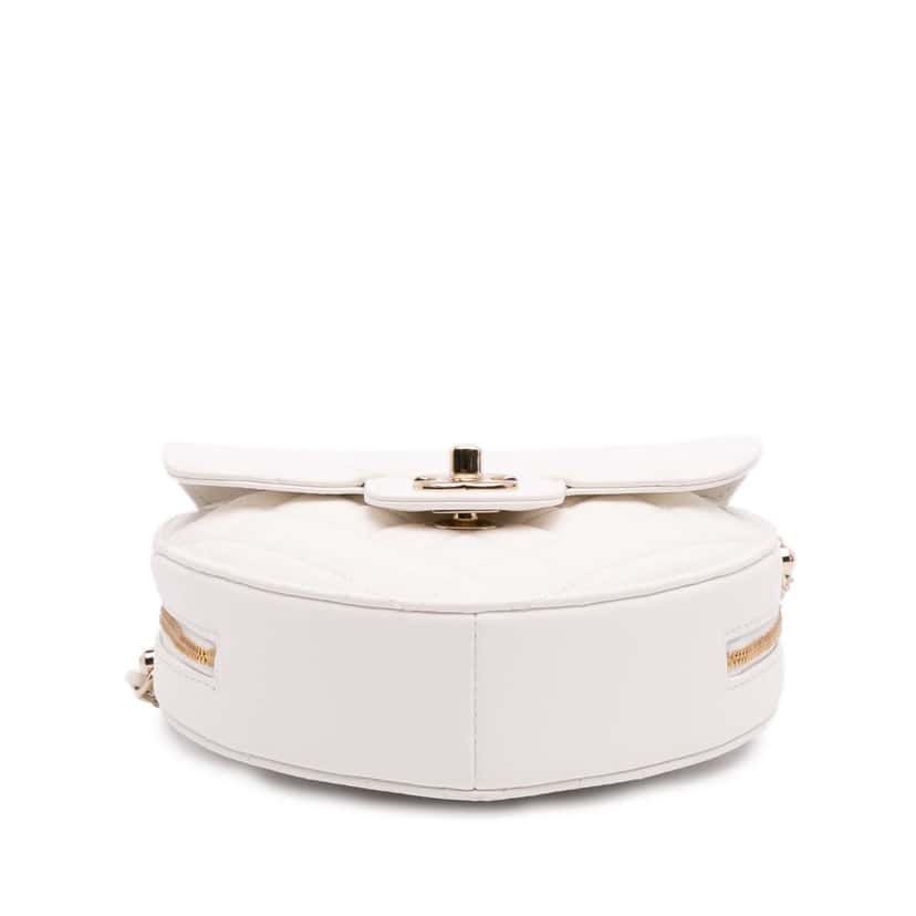 Chanel Lambskin CC in Love Heart Crossbody White Leather Good condition - Inside View