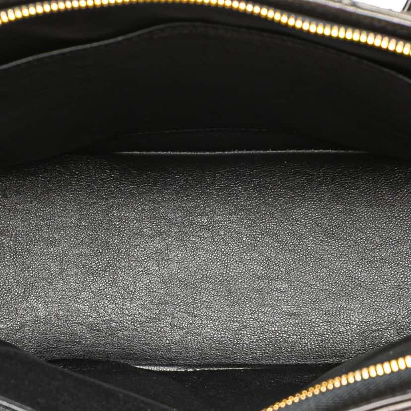 Chanel Quilted Lambskin Shoulder Bag Black Leather Good condition - Model View
